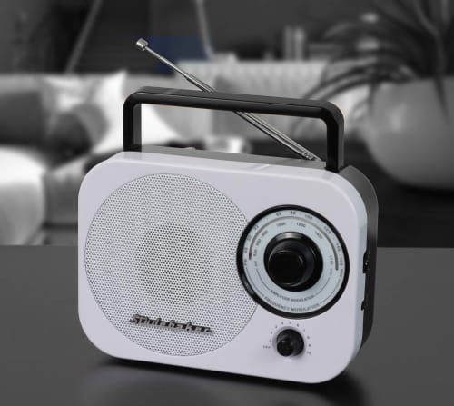 Best Buy: Panasonic Portable Digital AM/FM Radio Silver RF-2400